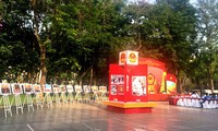 Hanoi mengadakan pameran foto “Hari pesta seluruh rakyat”