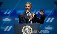 Presiden Amerika Serikat mengimbau pengubahan cara perbahasan tentang pengontrolan senjata