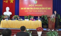 Menciptakan citra pegawai negeri ibukota Hanoi yang jujur, bertanggung jawab, dinamis dan profesional