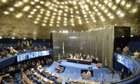 Senat Brasil memulai sesi pemakzulan terhadap ibu Dilma Rousseff