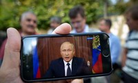 Russie: Vladimir Poutine assouplit sa réforme contestée des retraites