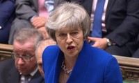 Brexit : Theresa May surmonte la motion de censure sur le fil