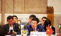 Pham Binh Minh aux conférences de l’ASEAN à Bangkok