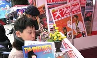 Vietnamesische Zeitungen zum Neujahrsfest Tet im Rückblick