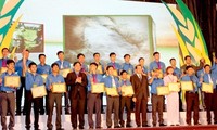 Rund 300 Jugendliche auf dem Land erhalten Preis “Luong Dinh Cua”