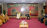 Premierminister Dung trifft Verwaltungsrat des Buddhistenverbands