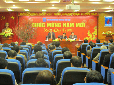 Neujahrsfest Tet: Staatspräsident Sang beglückwünscht Petro Vietnam