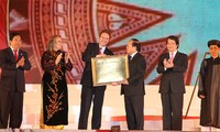  Staatspräsident Sang nimmt an Eröffnung des Hung-Tempelfestes 2013 teil