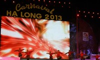 Eindruckvolles und spektakuläres Ha Long-Karnevalsfest 2013