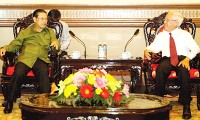 Laos Vize-Premierminister besucht Vietnam