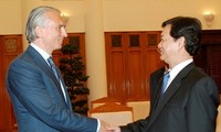  Premierminister Dung trifft Generaldirektor von Gazprom Neft Dyukov
