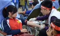 Blutspendetag “Roter Sonntag” in Hanoi