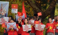 Auslandsvietnamesen unterstützen Seepolizei und Fischereiaufsichtskräfte Vietnams