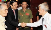 Der Staatspräsident trifft ehemalige Gefangene