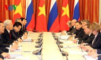 KPV-Generalsekretär Nguyen Phu Trong führt Gespräch mit Dmitri Medvedew