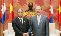 Parlamentspräsident Nguyen Sinh Hung trifft Kambodschas  Parlamentspräsidenten