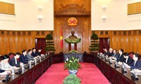 Premierminister Nguyen Tan Dung trifft Gouverneur Yunnans Chen Hao
