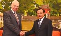 Der neue russsiche Botschafter trifft Leiter der Hauptstadt Hanoi
