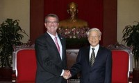 KPV-Generalsekretär Nguyen Phu Trong trifft US-Verteidigungsminister Carter