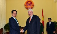 Nguyen Tan Dung trifft den UN-Untergeneralsekretär für Friedensmissionen 