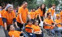 Fast 8000 Menschen nehmen am Spaziergang für Agent-Orange-Opfer teil