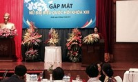 Treffen von Parlamentarierinnen zum Tag der vietnamesischen Frauen