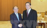Nguyen Sinh Hung trifft das chinesische Politbüromitglied Yu Zhengsheng