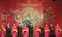 Eröffnung des Programms “Tet Viet” im Museum Hanoi