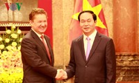 Staatspräsident Tran Dai Quang trifft den Gazprom Vorstandsvorsitzenden