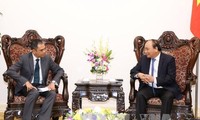 Premierminister Nguyen Xuan Phuc trifft Botschafter Malaysias und Thailands 