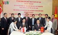 Vietnam und Singapur verstärken Zusammenarbeit und Volksaustausch