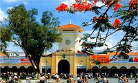 Druckerzeugnis über berühmte Hotels und Restaurants in Ho Chi Minh Stadt