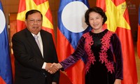 Nguyen Thi Kim Ngan trifft den LRVP-Generalsekretär, Laos Staatspräsidenten 