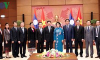 Parlamentspräsidentin Nguyen Thi Kim Ngan trifft Laos Premierminister Sisoulith