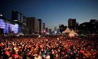 Hunderttausende Sükoreaner fordern Rücktritt von Präsidentin Park Geun-hye