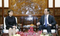 Staatspräsident Tran Dai Quang empfängt Singapurs Botschafterin Wong
