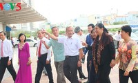 Vizeparlamentspräsidentin Tong Thi Phong besucht Provinz Dong Nai
