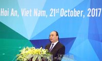 Premierminister Nguyen Xuan Phuc nimmt an APEC-Finanzministerkonferenz teil