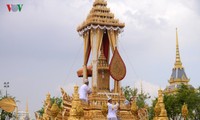 Dang Thi Ngoc Thinh nimmt an Einäscherung von Thailands König Bhumibol teil