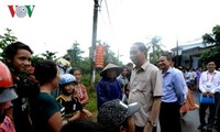 Staatspräsident Tran Dai Quang überprüft die Beseitigung der Flutfolgen