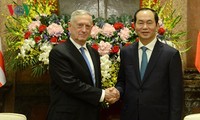 Staatspräsident Tran Dai Quang empfängt US-Verteidigungsminister James Mattis