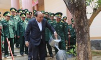 Der Premierminister überprüft die Kampfbereitschaft der Streitkräfte in der Provinz Dak Nong