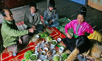 Die spirituelle Kultur beim Essen der Volksgruppe der Thai im Nordwesten Vietnams
