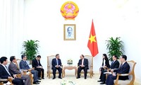 Premierminister Nguyen Xuan Phuc trifft den Leiter des Personalkomitees von LRVP
