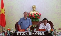 Das ständige Mitglied des KPV-Sekretariats Tran Quoc Vuong besucht Dak Lak