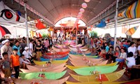 Drachen-Festival im Dorf Ba Duong Noi