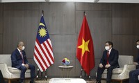 Premierminister Pham Minh Chinh führt bilaterale Gespräche mit Premierminister Kambodschas, Malaysias und Singapurs