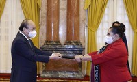 Staatspräsident Nguyen Xuan Phuc trifft Botschafter der Mongolei, Osttimors und Algeriens