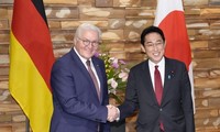 Deutschlands Spitzenpolitiker besuchen Asien 