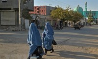 UNO zeigt sich besorgt über das von den Taliban verhängten Arbeitsverbot für Frauen